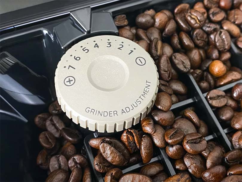 Grinder adjustment dial on the DeLonghi Eletta Explore
