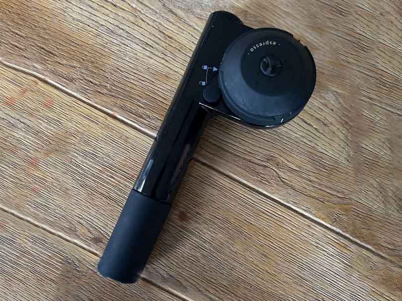 Handpresso Wild Hybrid on table