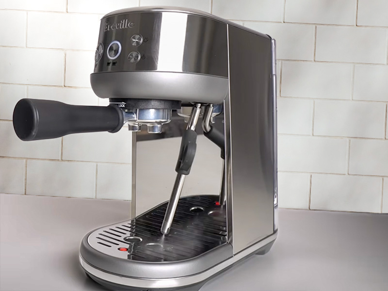 Purgin the single hole steam wand of the Breville Bambino